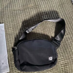 HALARA Black Belt Bag